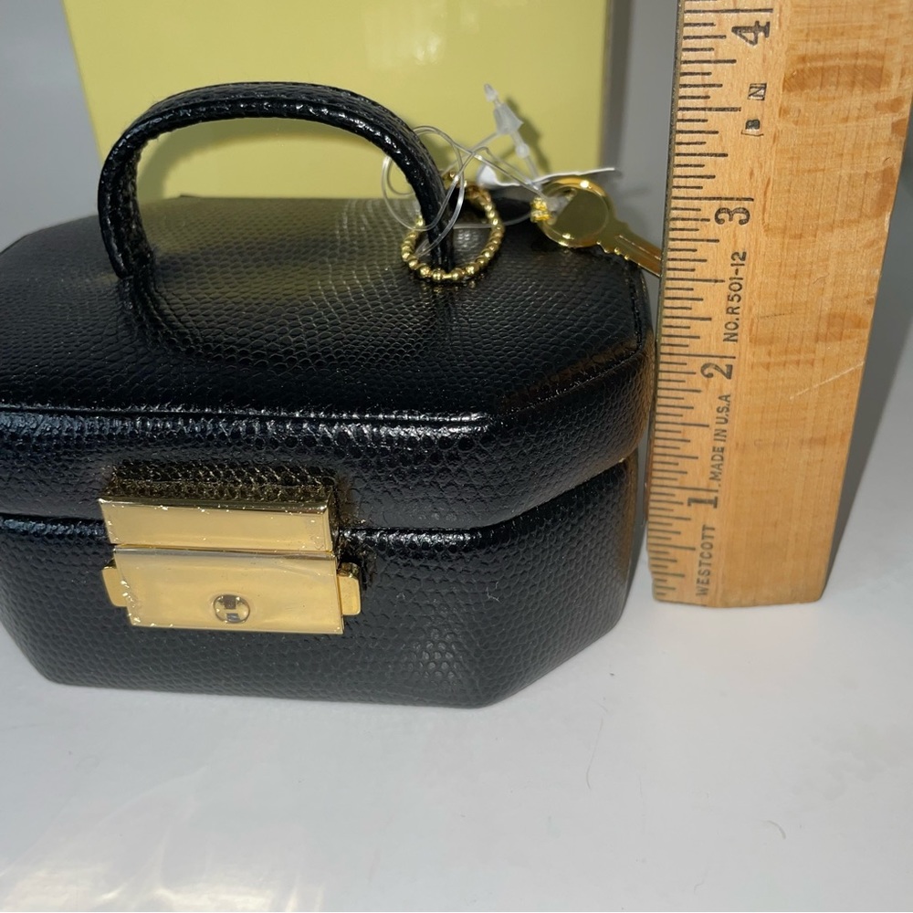 Wolf Designs Genuine Leather Black Travel Jewelry Box With Key and Tray - Picture 7 of 10